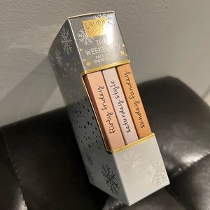 LAURA GELLER NEW YORK
The Weekender Face, Eye, and Cheek Palettes